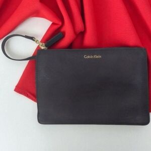 Calvin Klein Black Pebbled Leather Detachable Cosmetic Pouch/Large Wristlet
